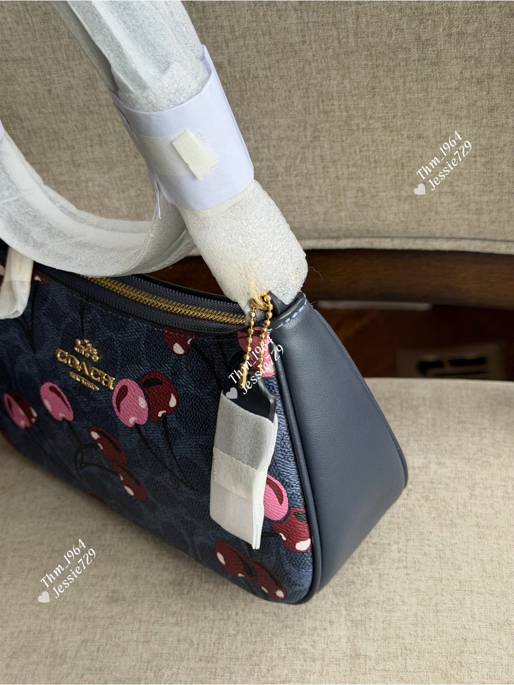 NWT！2PCS COACH TERI SHOULDER BAG IN SIGNATURE CANVAS WITH CHERRY PRINT（CY694） - Picture 4 of 16